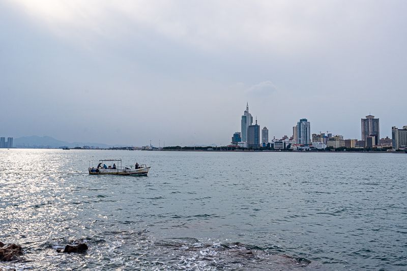 刘公岛海岸线与港湾舰船实拍